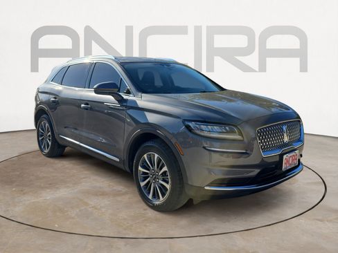 Used 2023 Lincoln Nautilus Standard w/ Premium Package image 4