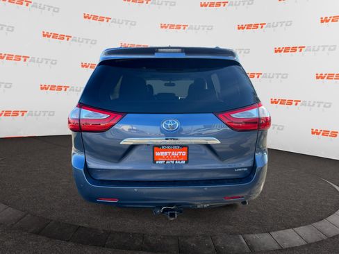 Used 2015 Toyota Sienna Limited image 2