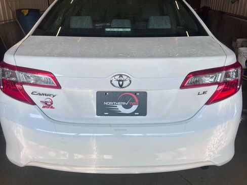 Used 2014 Toyota Camry L image 6