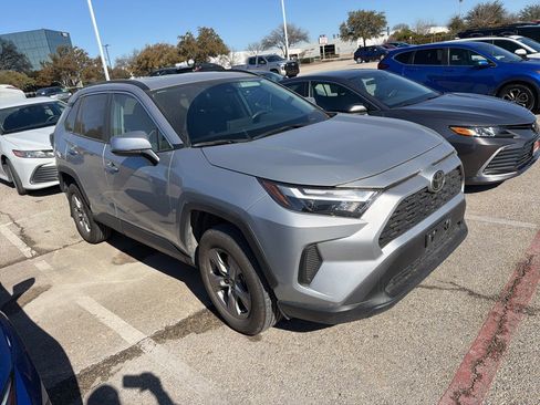 Used 2025 Toyota RAV4 XLE image 3