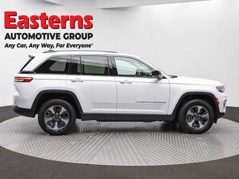 Used 2023 Jeep Grand Cherokee 4WD 4xe image 4