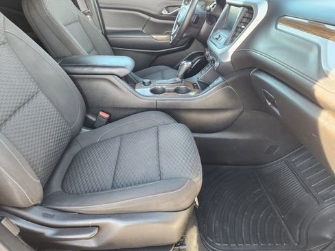 Used 2019 GMC Acadia SLE image 15