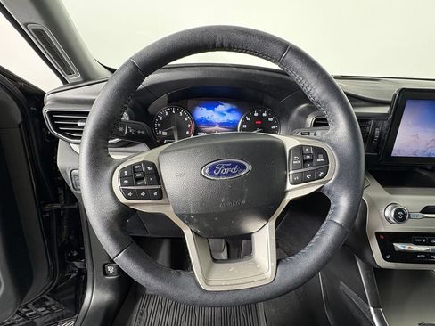 Certified 2023 Ford Explorer XLT w/ Equipment Group 202A AWD/4WD image 2