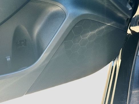 Used 2024 Subaru Crosstrek 2.5i Limited w/ Crosstrek Mirror Package image 18