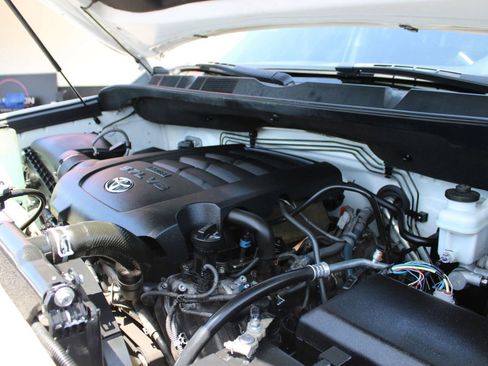Used 2019 Toyota Tundra SR5 AWD/4WD image 25