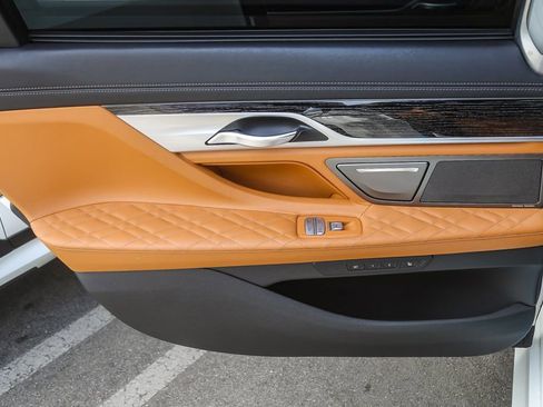 Certified 2022 BMW 750i xDrive w/ Autobahn Package AWD/4WD image 16