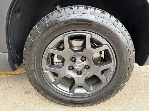 Used 2025 Honda Pilot TrailSport image 29