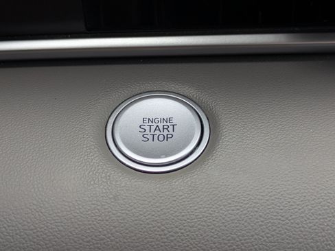 Used 2023 Hyundai Elantra SEL FWD image 25
