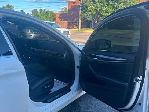 Used 2018 BMW 530i xDrive w/ Premium Package AWD/4WD image 25