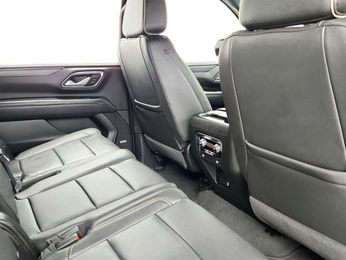 Used 2024 GMC Yukon XL SLT RWD image 36