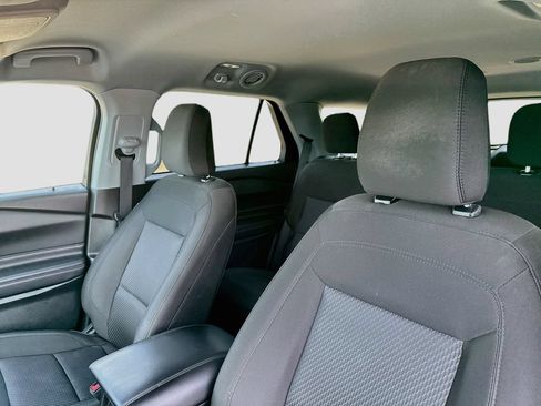 Used 2023 Ford Explorer XLT RWD image 12
