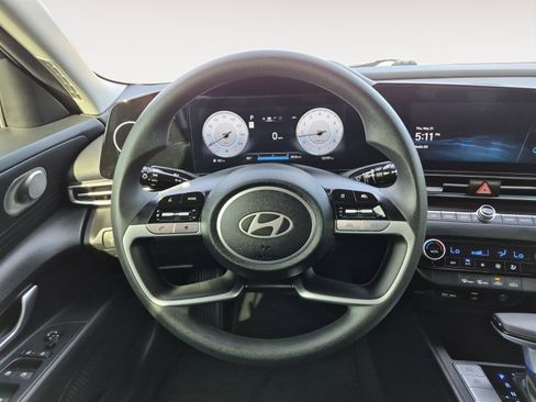 Used 2024 Hyundai Elantra SEL FWD image 13