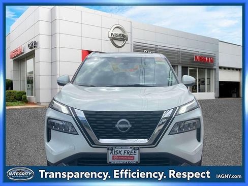 Used 2023 Nissan Rogue SL w/ SL Premium Package AWD/4WD image 2