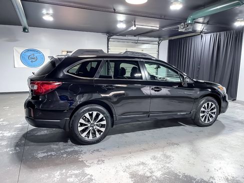 Used 2017 Subaru Outback 2.5i Limited image 8