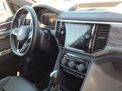 Certified 2023 Volkswagen Atlas Cross Sport SE FWD image 12