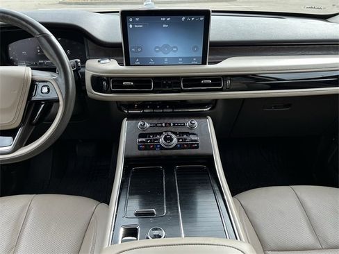 Used 2021 Lincoln Aviator Reserve w/ Elements Package Plus image 17