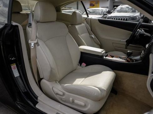 Used 2014 Lexus IS 350C image 45