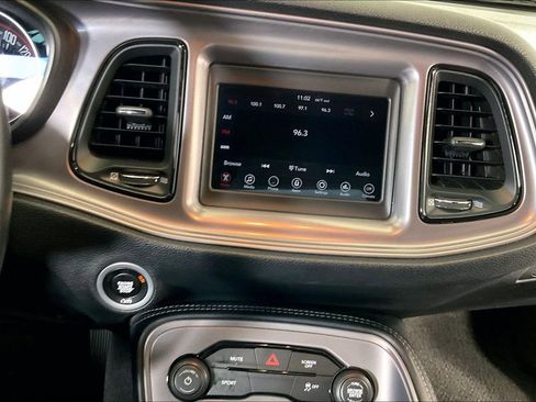 Used 2023 Dodge Challenger SXT image 9