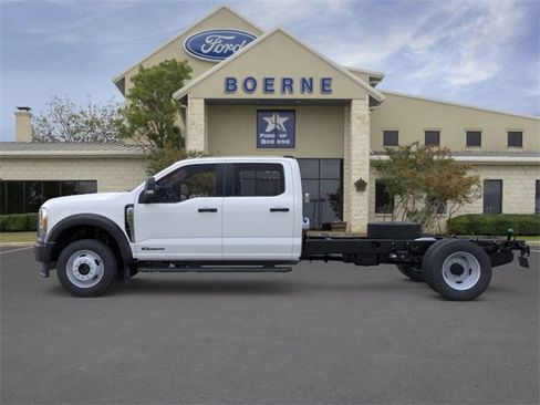 New 2026 Ford F550 4x4 Crew Cab image 3