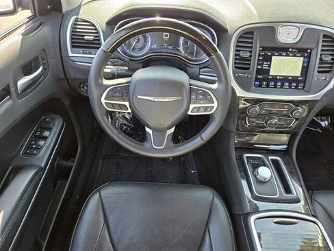 Used 2018 Chrysler 300 Limited w/ Safetytec Plus Group image 13