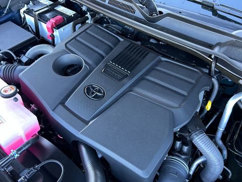 Used 2022 Toyota Tundra Limited w/ TRD Off-Road Package image 30