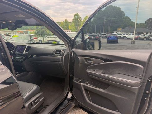 Used 2017 Honda Pilot Elite image 25