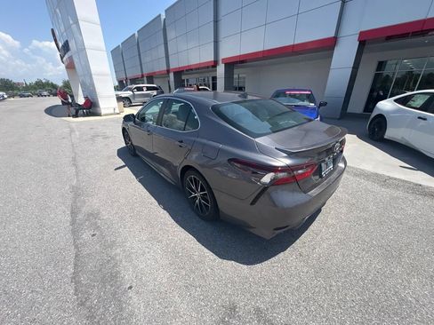 Used 2021 Toyota Camry SE FWD image 20