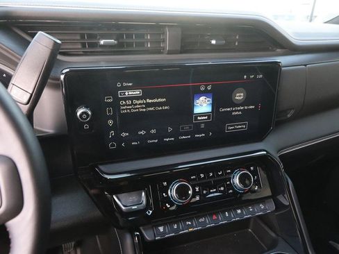 Used 2026 GMC Sierra 2500 AT4X image 17