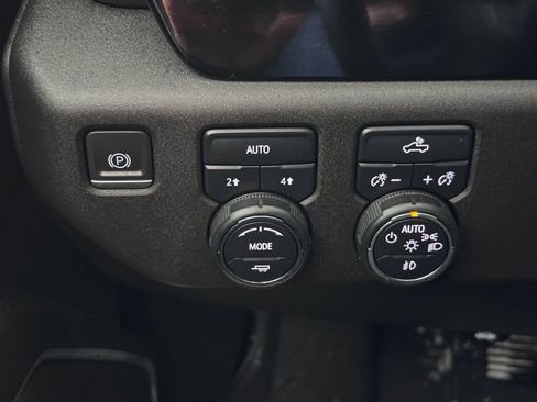 Certified 2023 Chevrolet Silverado 1500 RST image 23