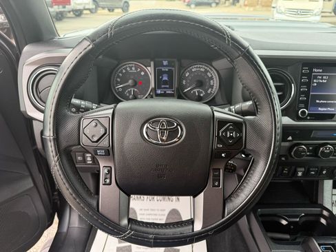 Used 2022 Toyota Tacoma TRD Sport w/ Technology Package AWD/4WD image 19