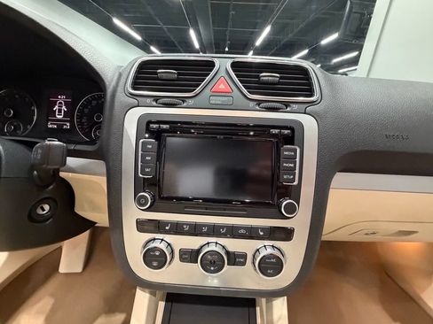 Used 2013 Volkswagen Eos Komfort FWD image 39