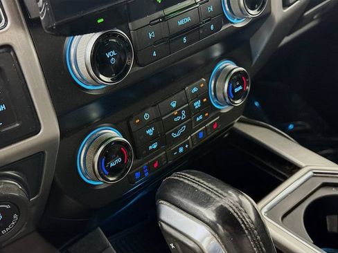 Used 2019 Ford F150 Platinum w/ Equipment Group 701A Luxury AWD/4WD image 15