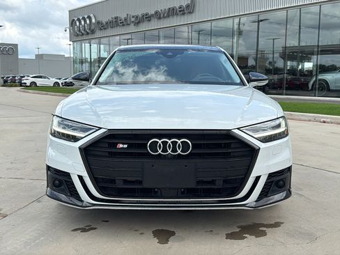 Used 2020 Audi S8 L w/ S8 Executive Package AWD/4WD image 2