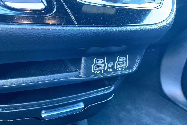 Used 2025 Chrysler Pacifica Select FWD image 16