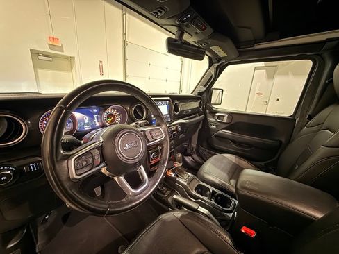 Used 2020 Jeep Wrangler Unlimited Sahara AWD/4WD image 16