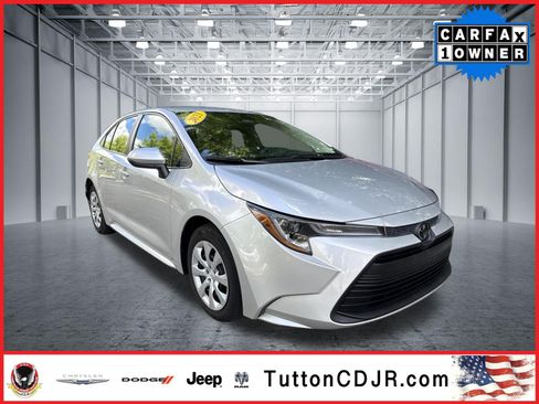 Used 2023 Toyota Corolla LE FWD image 1