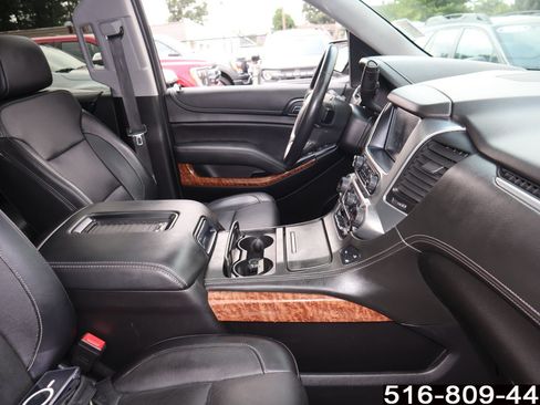 Used 2019 Chevrolet Tahoe Premier w/ RST 6.2L Performance Edition AWD/4WD image 22