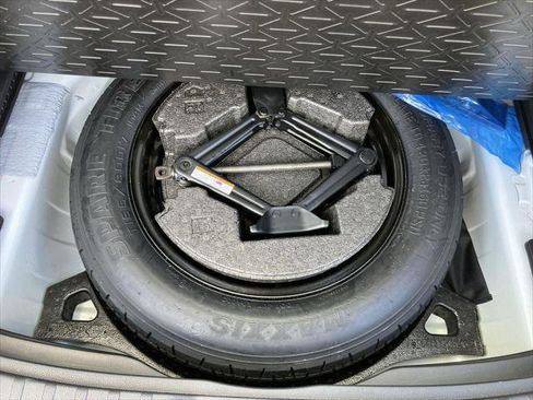 Certified 2025 Toyota RAV4 LE image 27