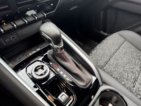 Used 2025 Chevrolet Colorado Z71 w/ Midnight Edition image 22