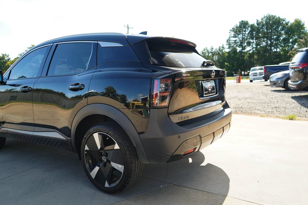 Used 2025 Nissan Kicks SR FWD image 20
