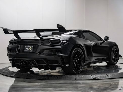 Used 2025 Chevrolet Corvette Z06 RWD image 22