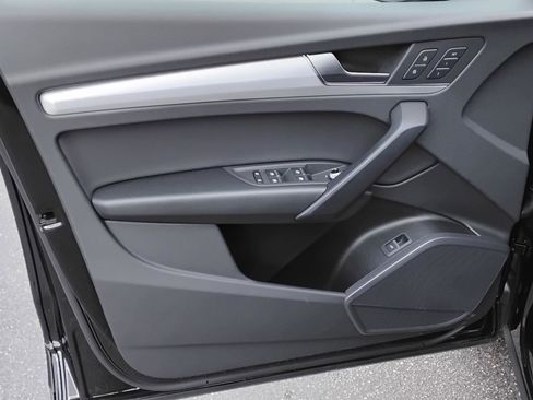 Certified 2025 Audi Q5 2.0T Premium w/ Convenience Plus Package image 16