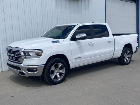 Used 2024 RAM 1500 Laramie AWD/4WD image 1