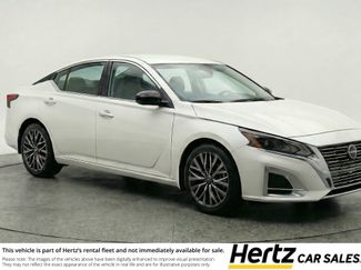 Used 2025 Nissan Altima 2.5 SV video 1