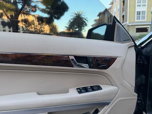 Used 2013 Mercedes-Benz E 550 Cabriolet image 34