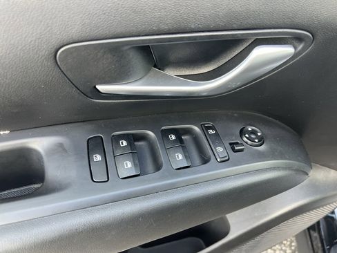 Used 2023 Hyundai Tucson SE image 15