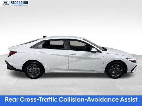 Certified 2026 Hyundai Elantra Hybrid FWD image 6