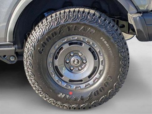New 2025 Ford Bronco Badlands image 10