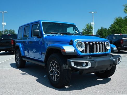 Used 2026 Jeep Wrangler Unlimited Sahara AWD/4WD image 2