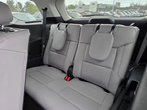 New 2026 Ford Explorer Active w/ Active Comfort Package image 10